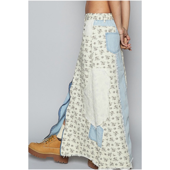 POL Light Wash Denim Floral Print Stretchy waist Zip Maxi Skirt - Picture 4 of 5